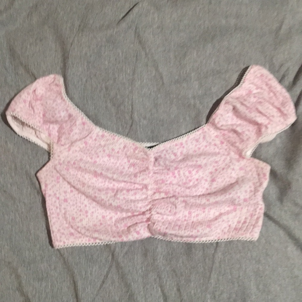 Forever 21 top pink and white floral, cropped, puffed sleeves